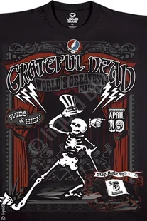 Состав футболки: высококлассный хлопок, окраска по технологиям, изображение, не теряющее яркость в течении трёх лет, капля вдохновения от Jerry Garcia.Футболки Grateful Dead уникальны.Винрарнейшая группа 20-го столетия, одна из легенд Вудстока стала идейным вдохновителем первых хакеров, дэдхэдов. Сейчас эти люди- владельцы хай-тек корпораций, основоположники новых направлений в музыке, культуре, бизнесе, которых объединяет одно: они самые передовые. Под музыку Grateful Dead был создан первый Apple, футболки GD носили те, кто открыл первый форум в интернете. Одев футболку вы говорите миру: даже если я стою на месте, я буду впереди других, я выделяюсь из массы, я - дедхэд.Дополнительная информация о футболке: мягкий коттон 180 г/м. Вываренный коттон. Второй такой футболки нет, прокрашивается футболка вручную.Винтаж и дыхание прошлого. Футболка очень приятно ложится на тело.